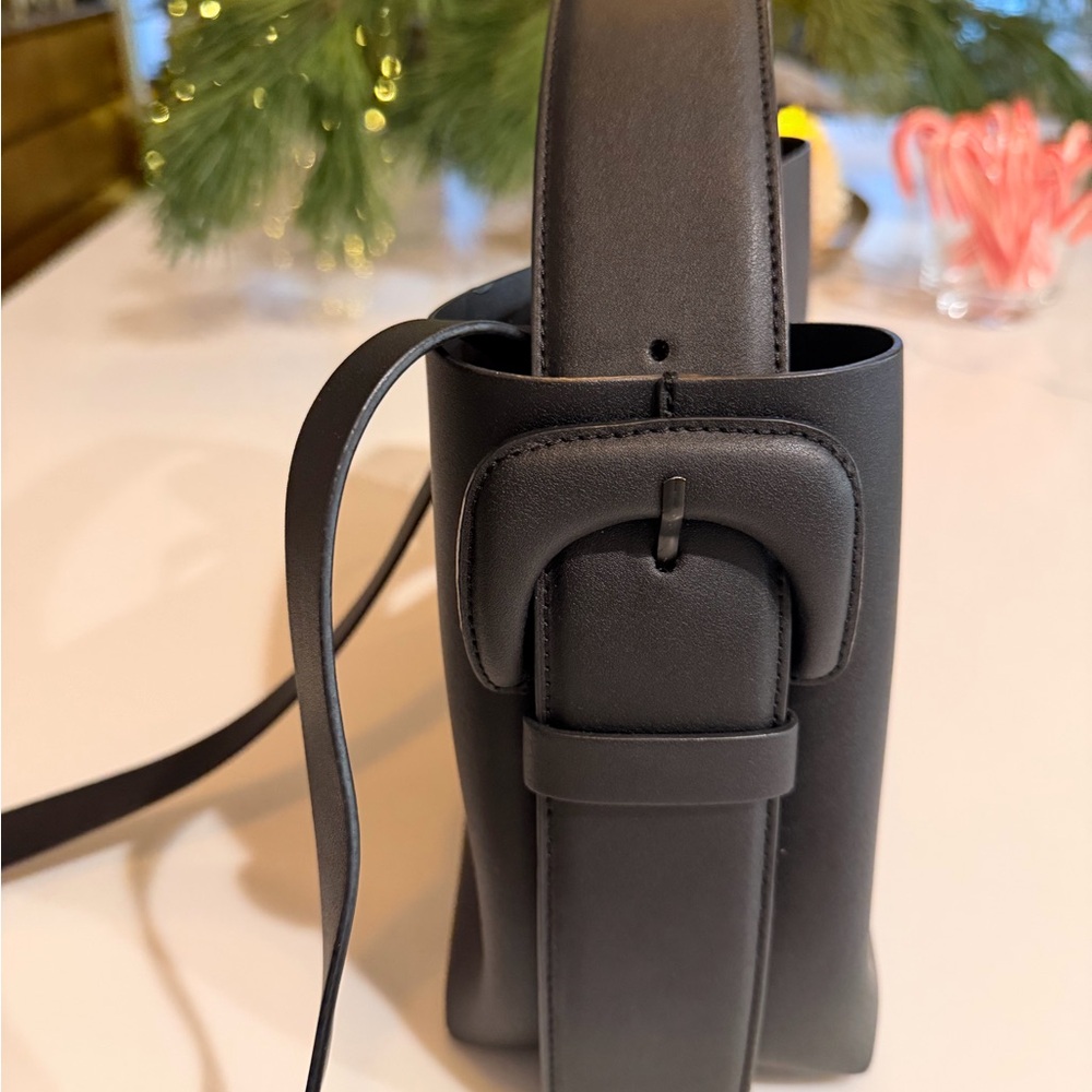 ARKET Elegant Black Leather Women's Bag